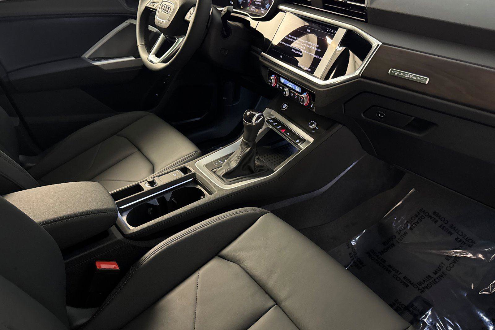 Used 2025 Audi Q3 2.0T Premium w/ Convenience Package image 16