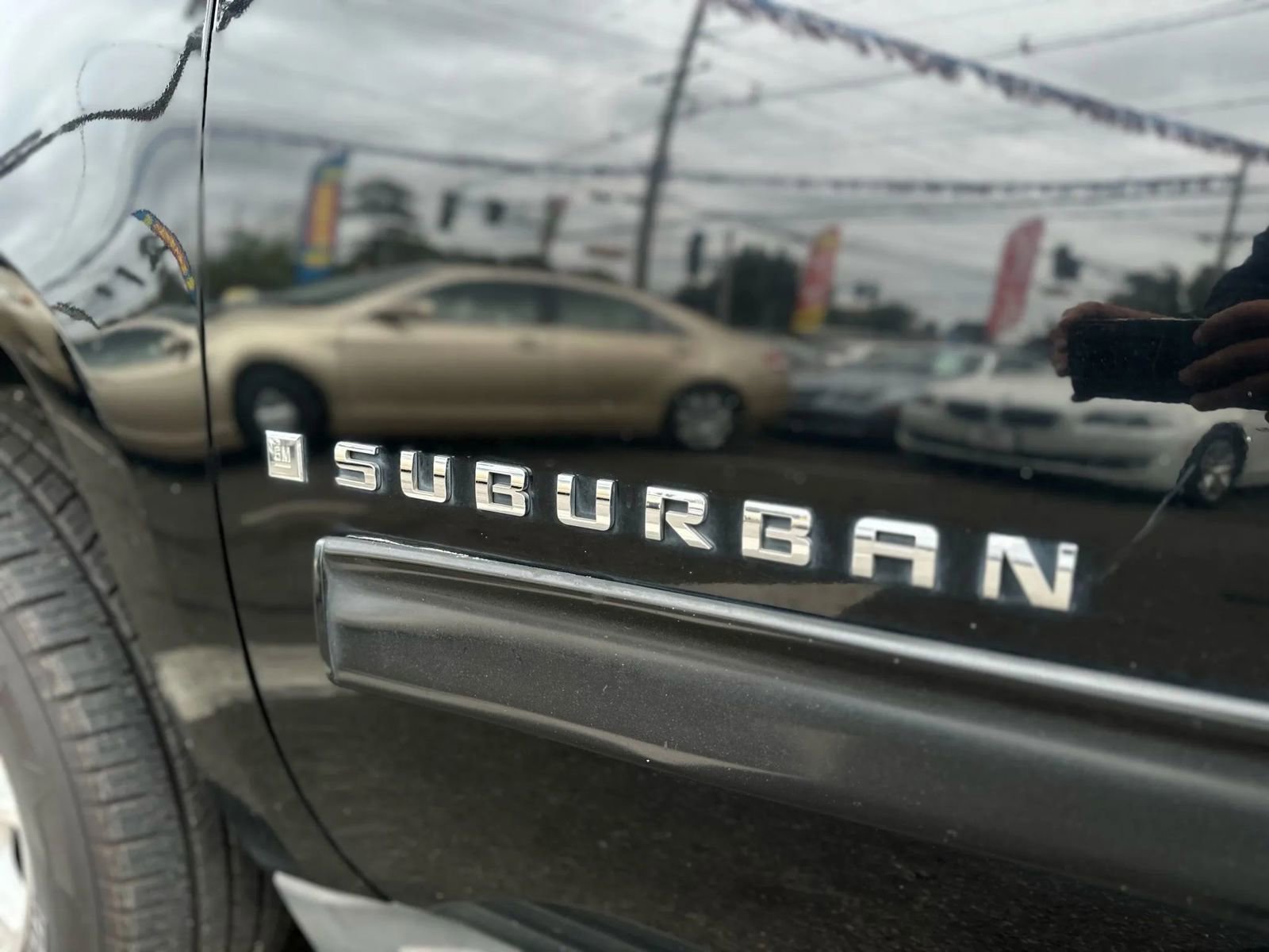 Used 2009 Chevrolet Suburban LT image 32