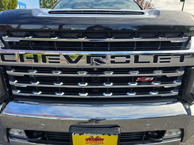 Certified 2020 Chevrolet Silverado 3500 LTZ w/ LTZ Plus Package image 38