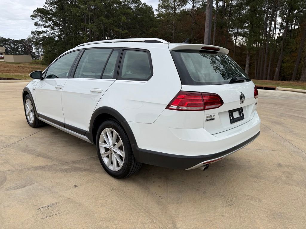 Used 2019 Volkswagen Golf Alltrack S image 3