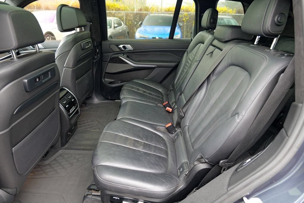 Used 2021 BMW X7 xDrive40i w/ M Sport Package AWD/4WD image 28