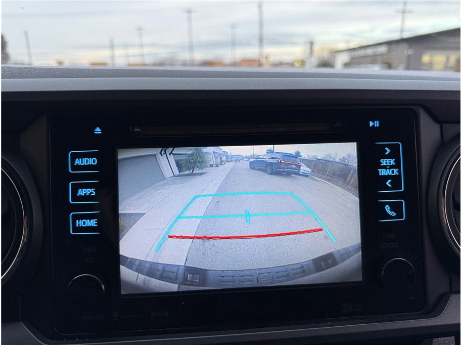 Used 2016 Toyota Tacoma TRD Sport w/ Towing Package AWD/4WD image 18