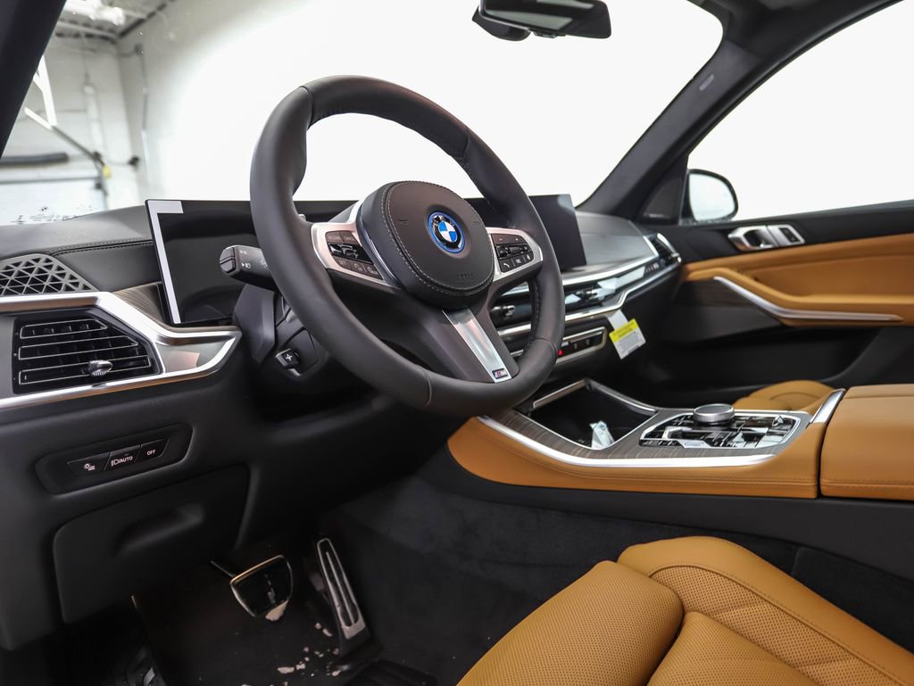 Used 2026 BMW X5 xDrive50e w/ M Sport Package AWD/4WD image 10