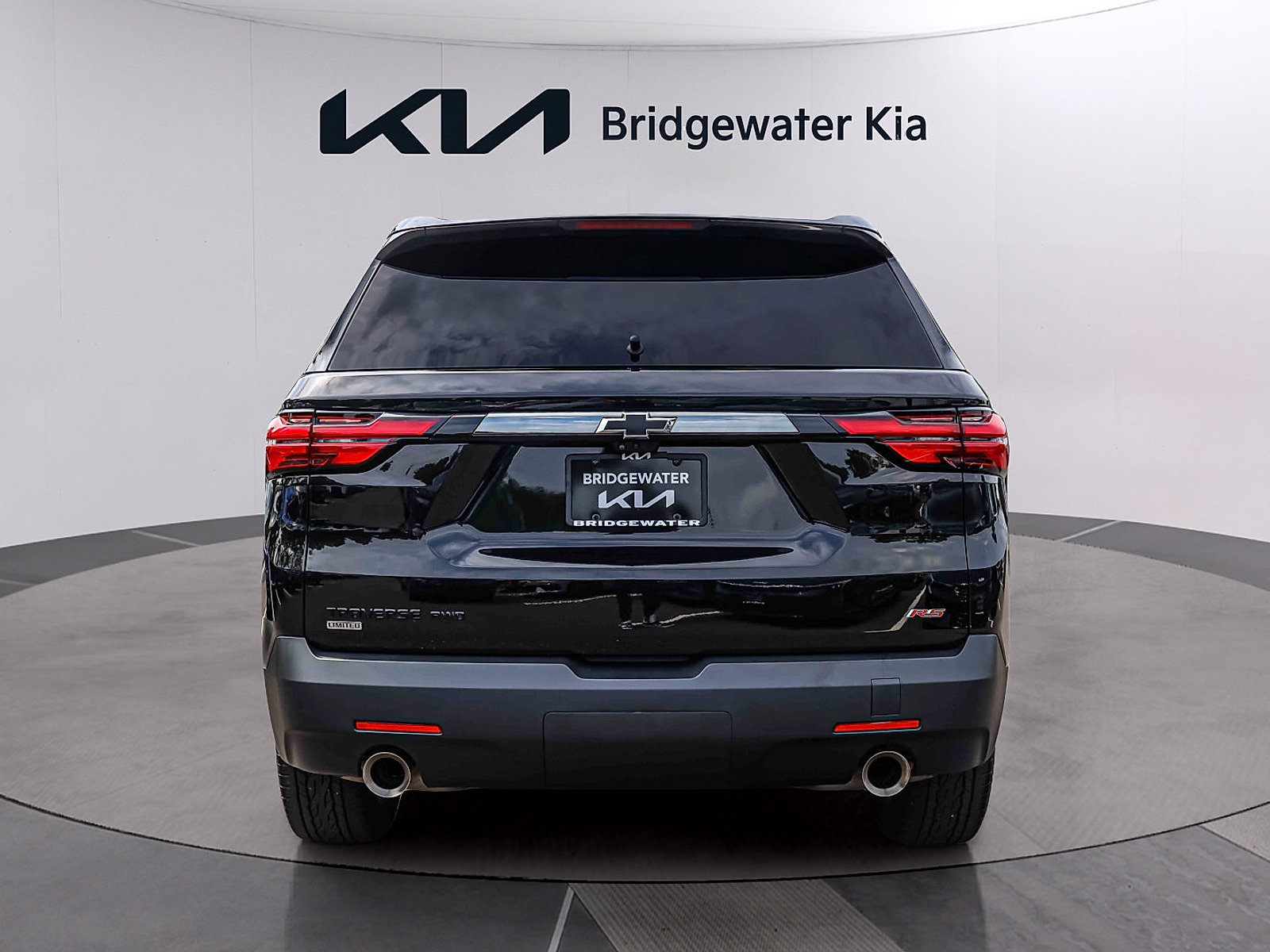 Used 2024 Chevrolet Traverse RS w/ LPO, Floor Liner Package AWD/4WD image 5