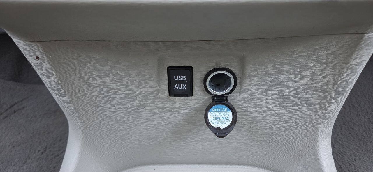 Used 2011 Toyota Sienna LE FWD image 34