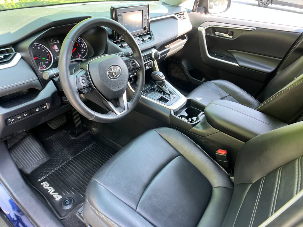 Used 2019 Toyota RAV4 XLE Premium w/ Cold Weather Package AWD/4WD image 10