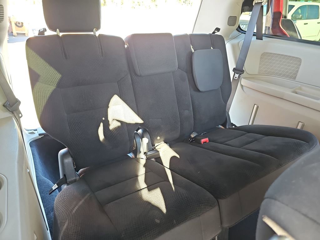 Used 2020 Dodge Grand Caravan SE w/ UConnect Hands-Free Group image 14