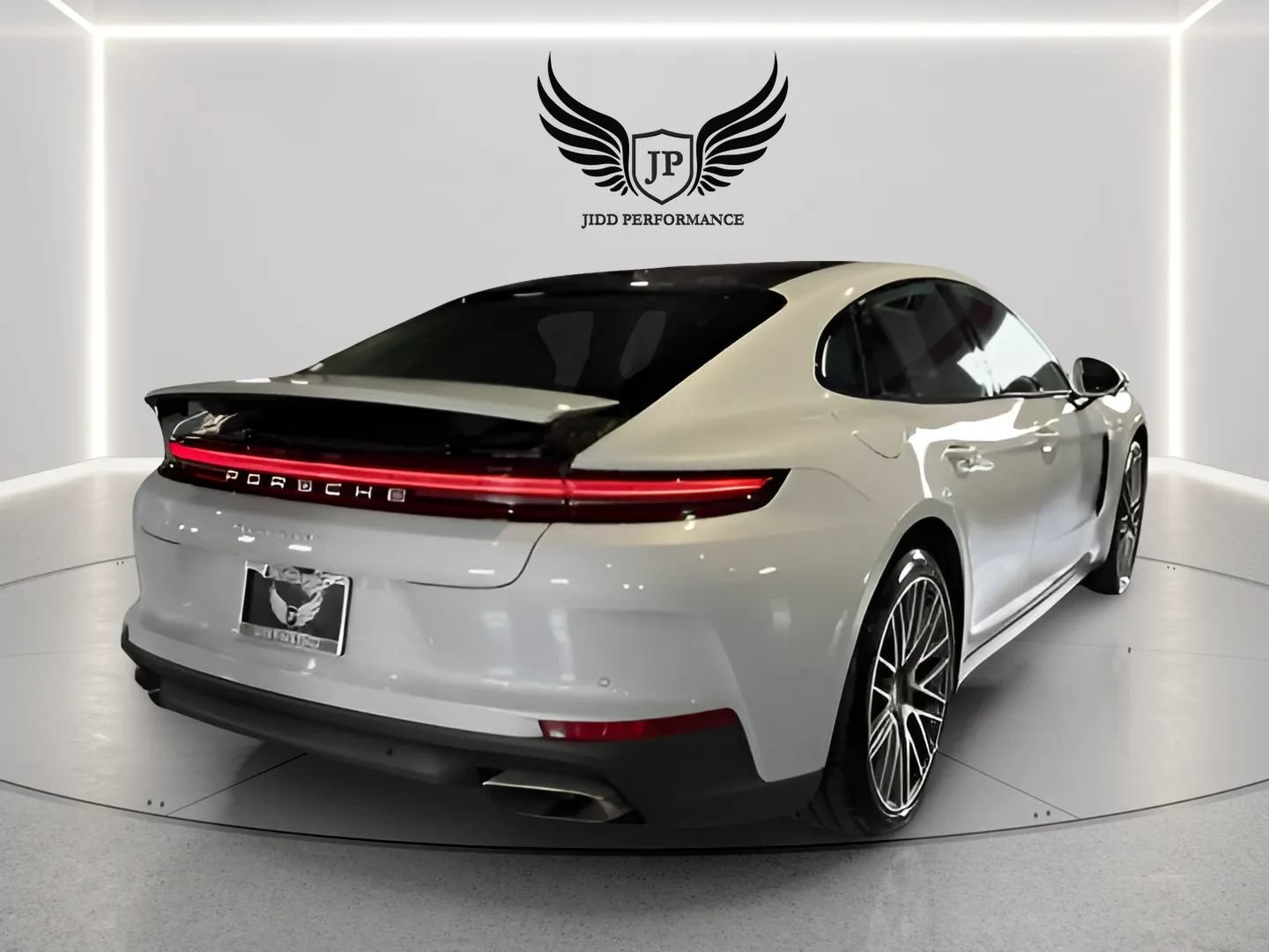 Used 2024 Porsche Panamera image 8