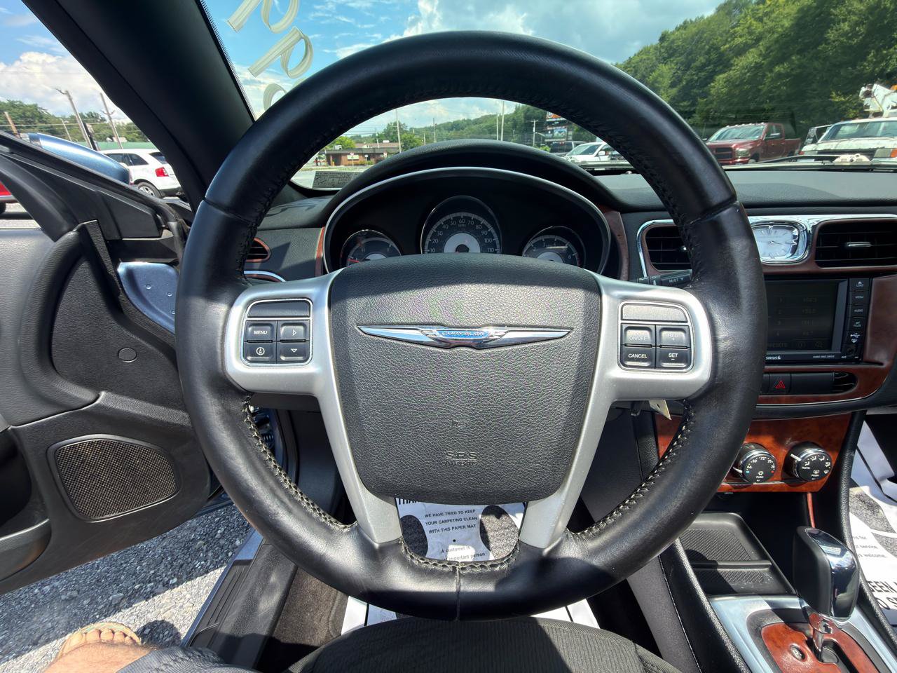 Used 2011 Chrysler 200 Touring FWD image 16