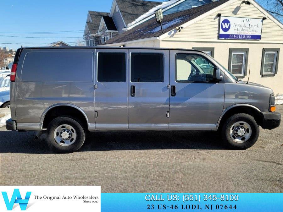 Used 2010 Chevrolet Express 2500 image 7