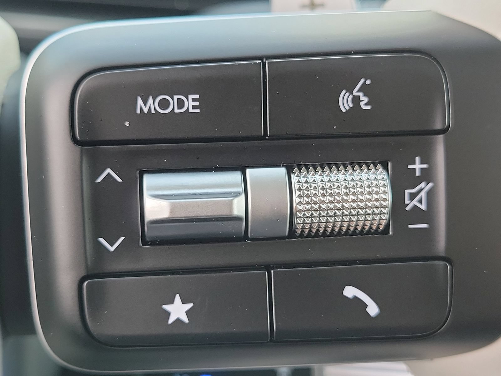 New 2026 Hyundai Santa Fe SEL FWD image 9