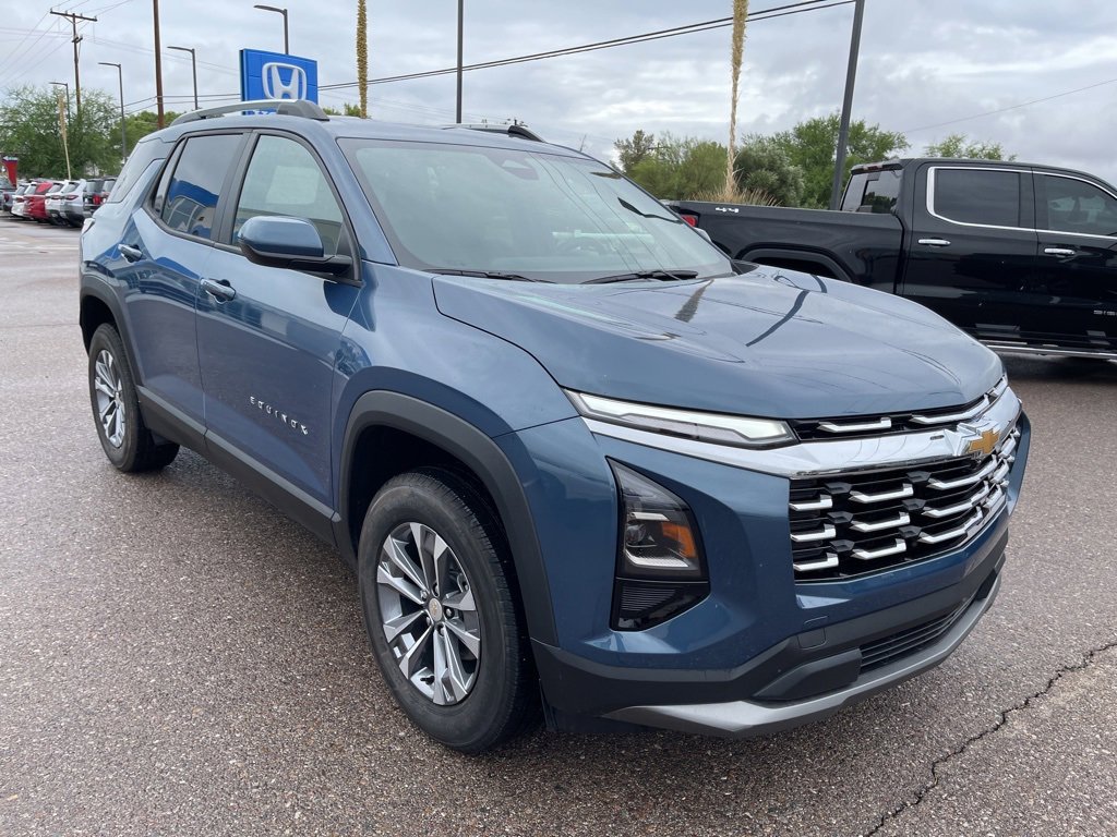 Used 2025 Chevrolet Equinox LT w/ Convenience Package II image 4