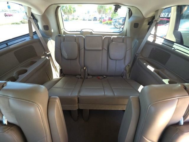 Used 2011 Chrysler Town & Country Limited image 24