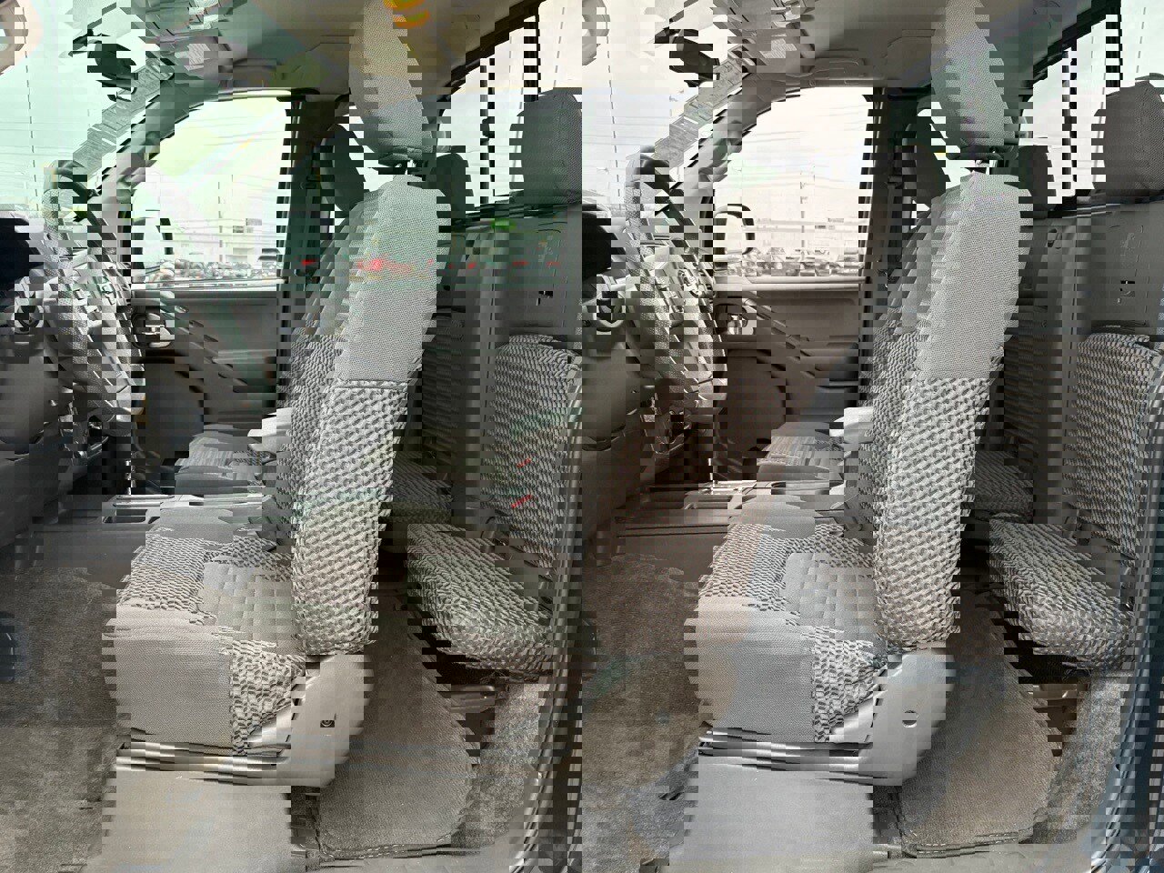 Used 2016 Nissan Frontier SV image 29