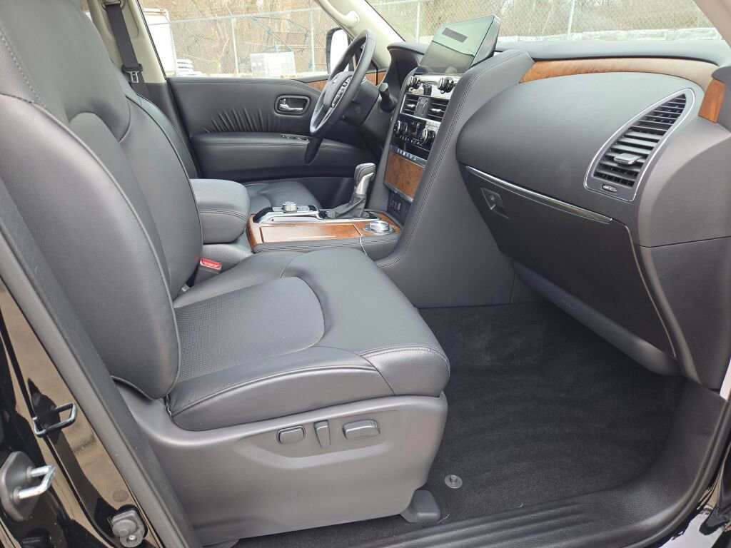 Used 2024 Nissan Armada SL w/ Cargo Package image 4