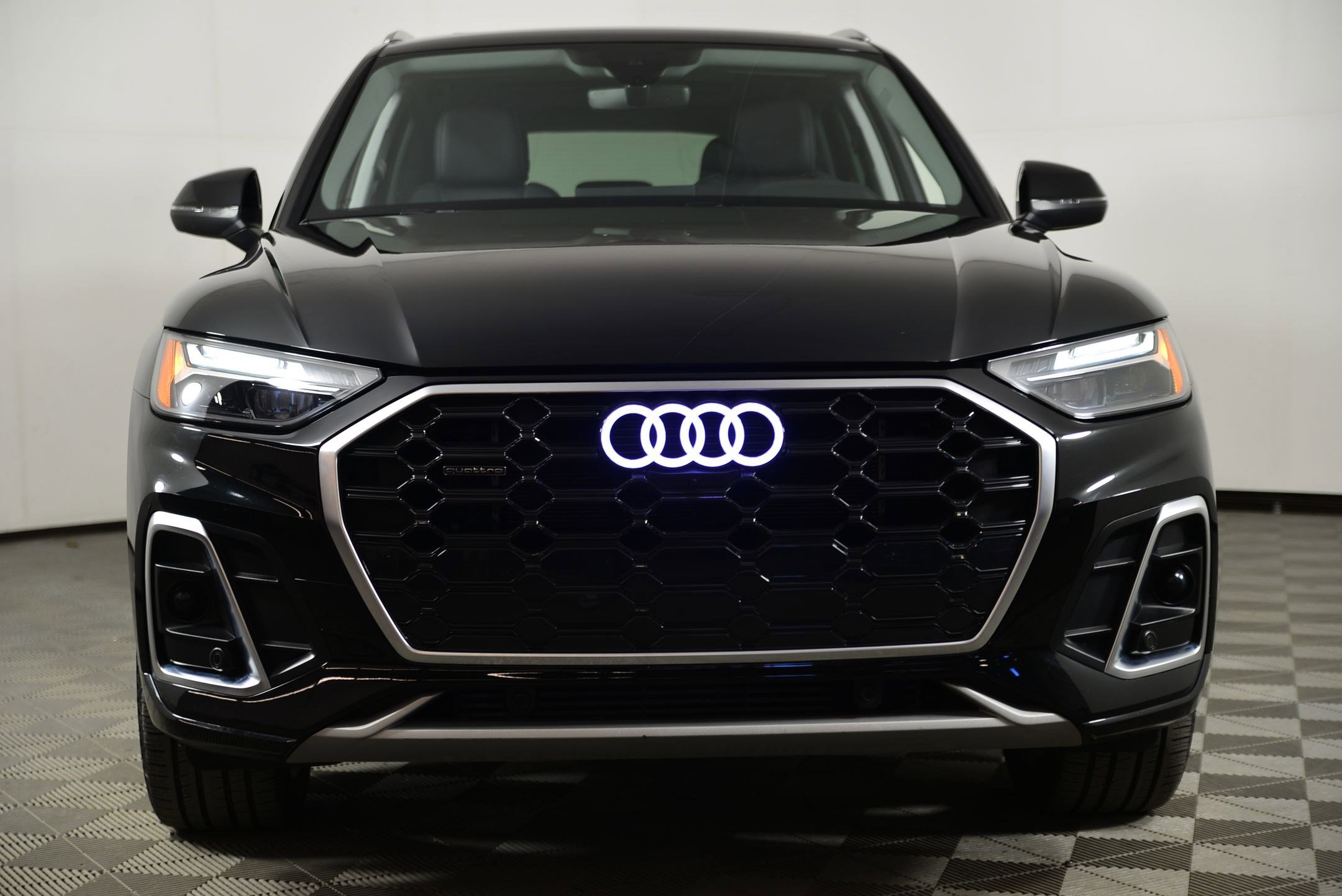 Certified 2025 Audi Q5 e Premium Plus image 6