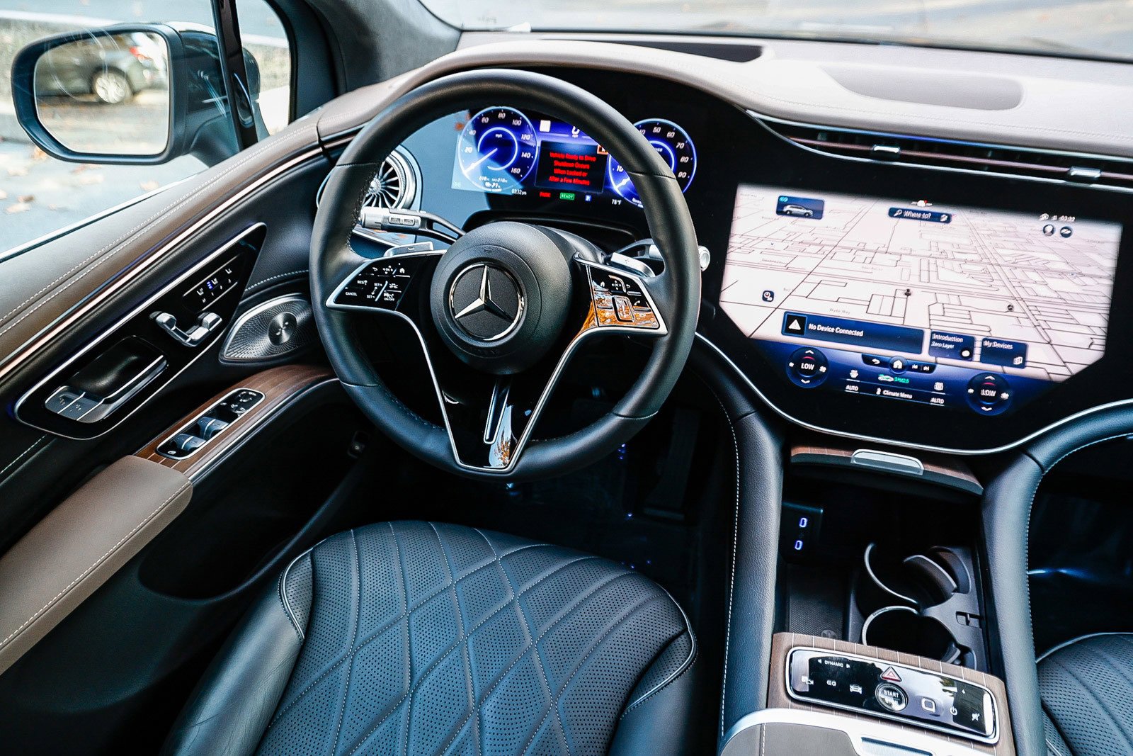 Used 2023 Mercedes-Benz EQS 580 4MATIC SUV image 14