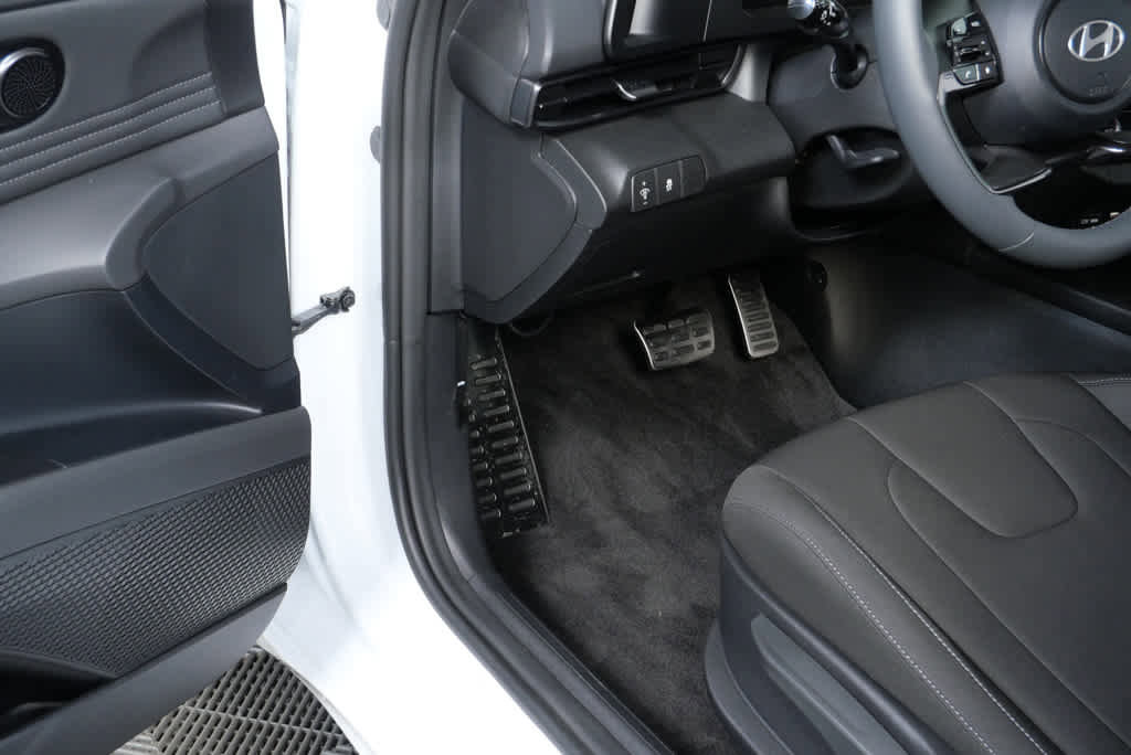 New 2026 Hyundai Elantra Sport image 7