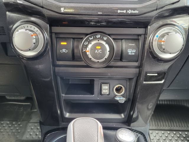 Used 2019 Toyota 4Runner TRD Off-Road Premium AWD/4WD image 18