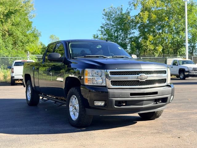 Used 2011 Chevrolet Silverado 1500 LT w/ All-Star Edition AWD/4WD image 3