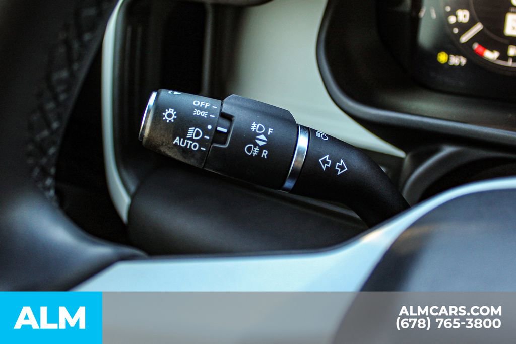 Used 2025 Land Rover Defender 110 S image 27