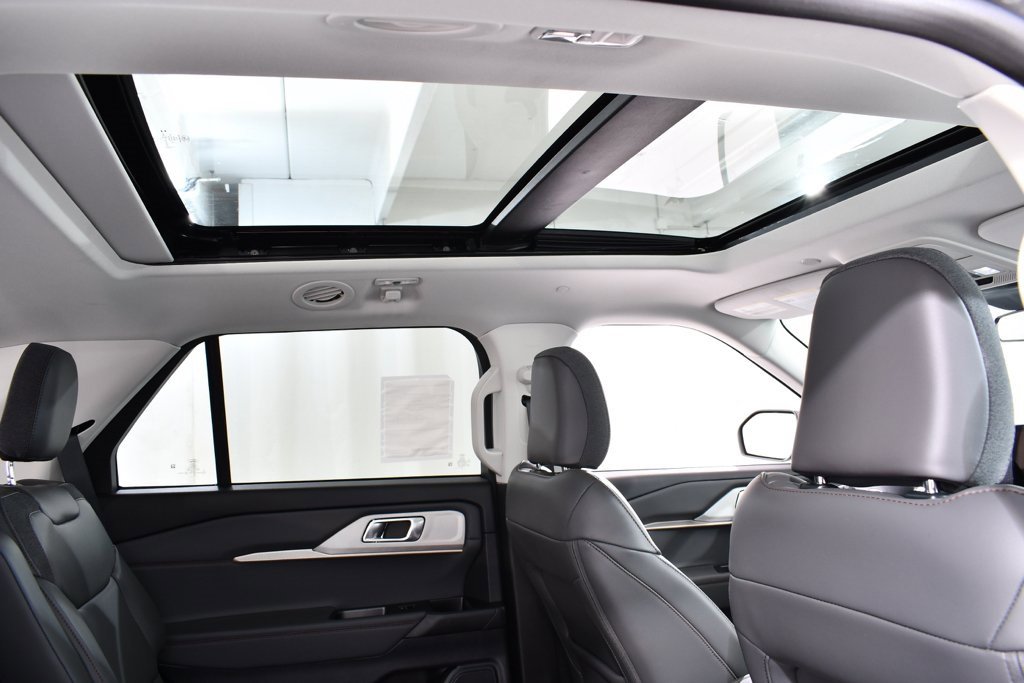 New 2025 Ford Explorer Active w/ Active Comfort Package image 18