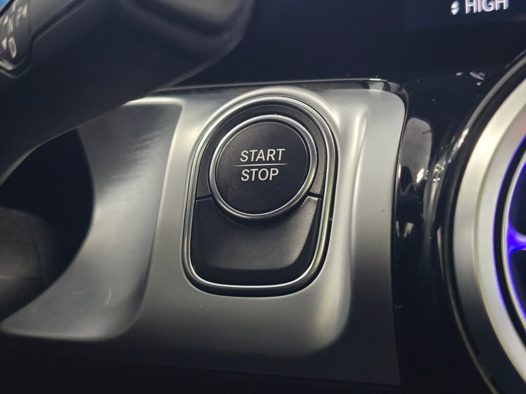 Used 2022 Mercedes-Benz EQB 350 4MATIC image 38