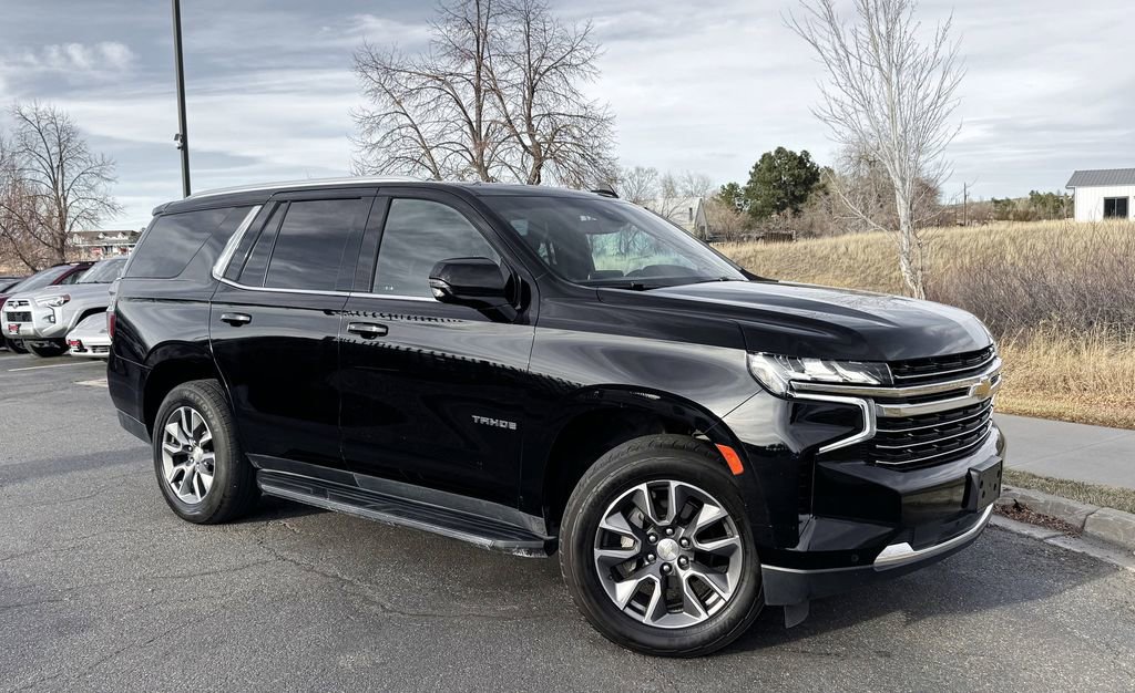 Used 2023 Chevrolet Tahoe LT w/ Luxury Package AWD/4WD image 2