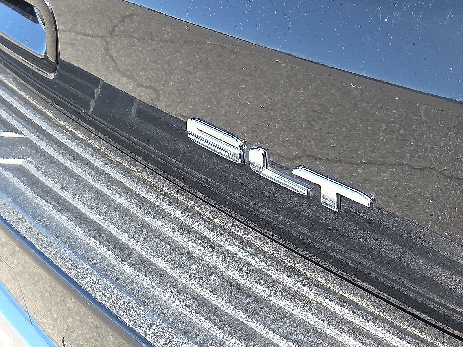 Used 2021 GMC Yukon XL SLT image 8