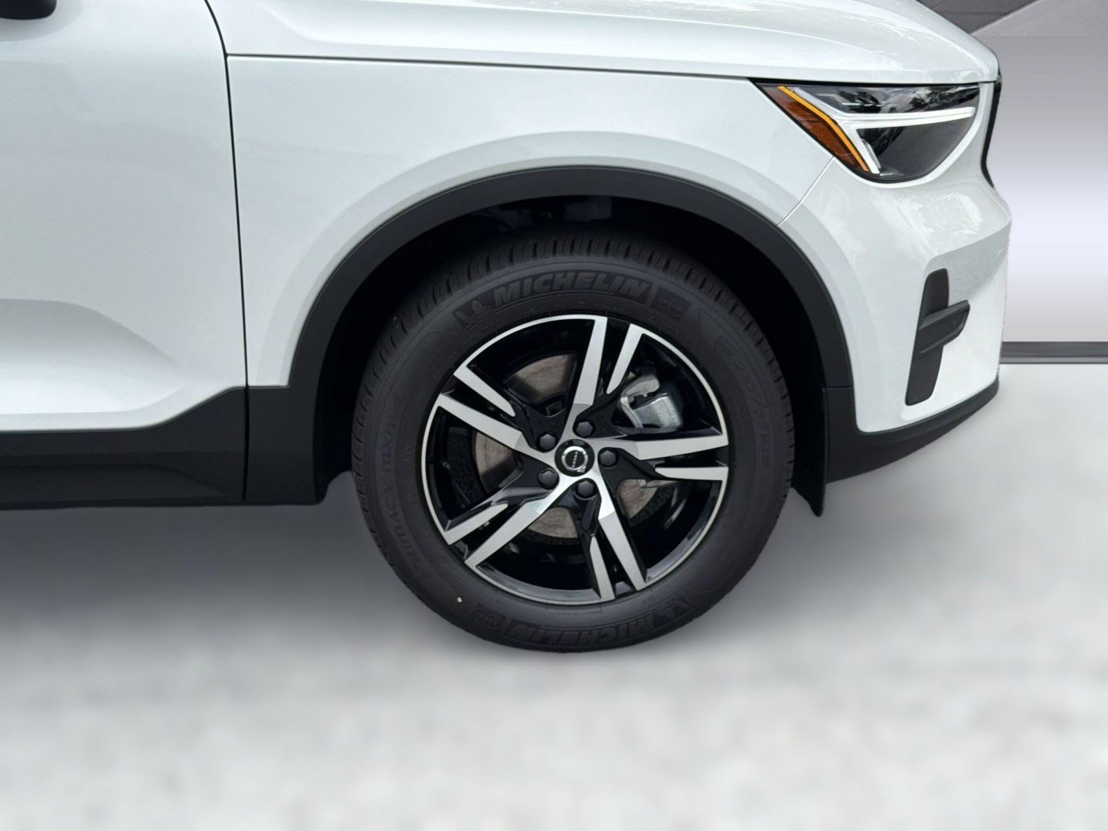 New 2026 Volvo XC40 B5 Core w/ Protection Package Premier AWD/4WD image 12