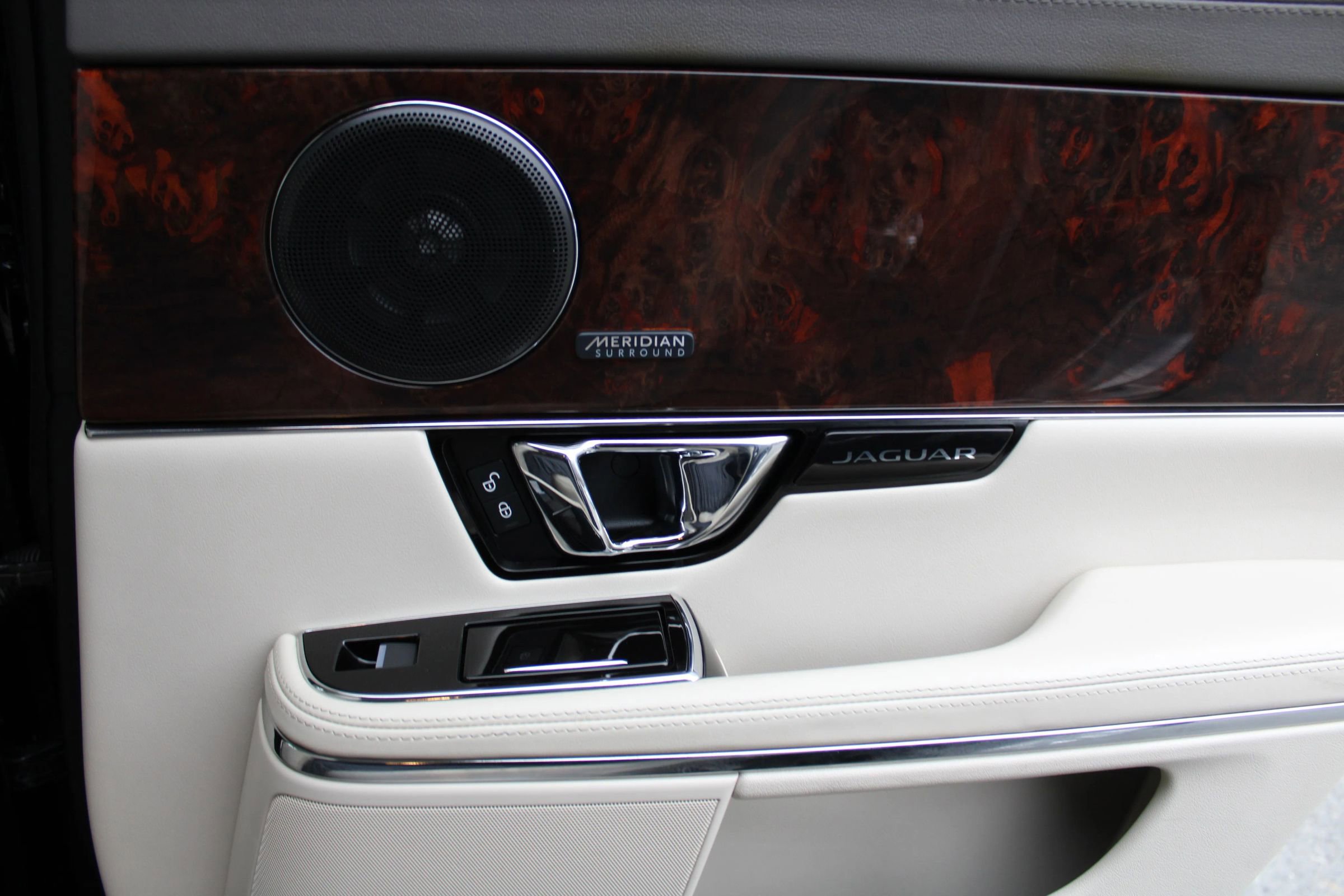 Used 2017 Jaguar XJ R-Sport AWD/4WD image 22