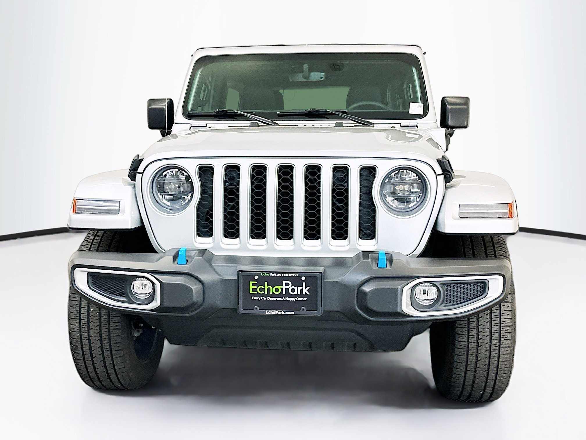 Used 2023 Jeep Wrangler Sahara image 2