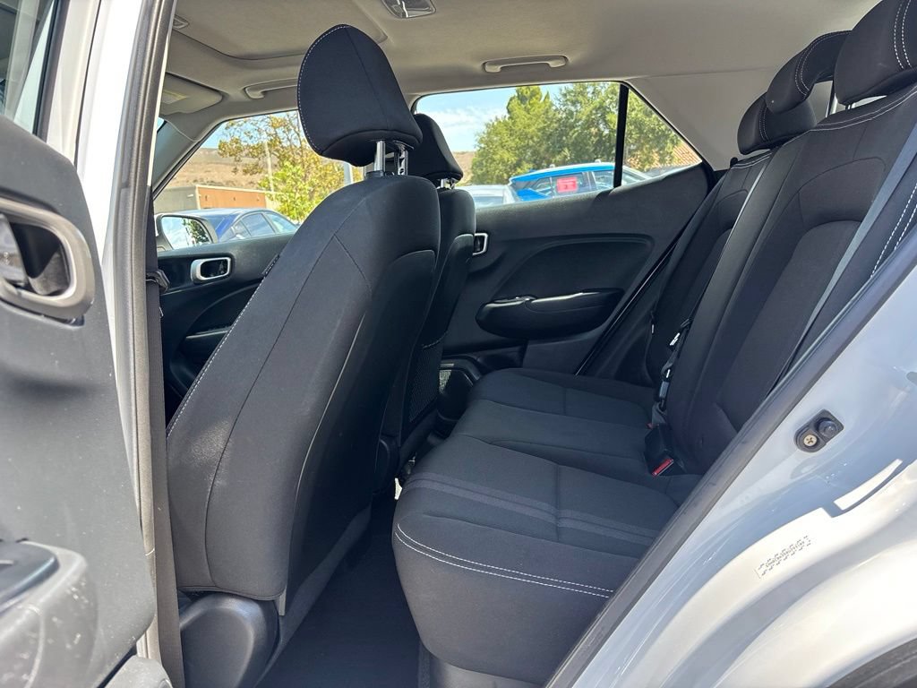 Used 2024 Hyundai Venue SEL FWD image 25
