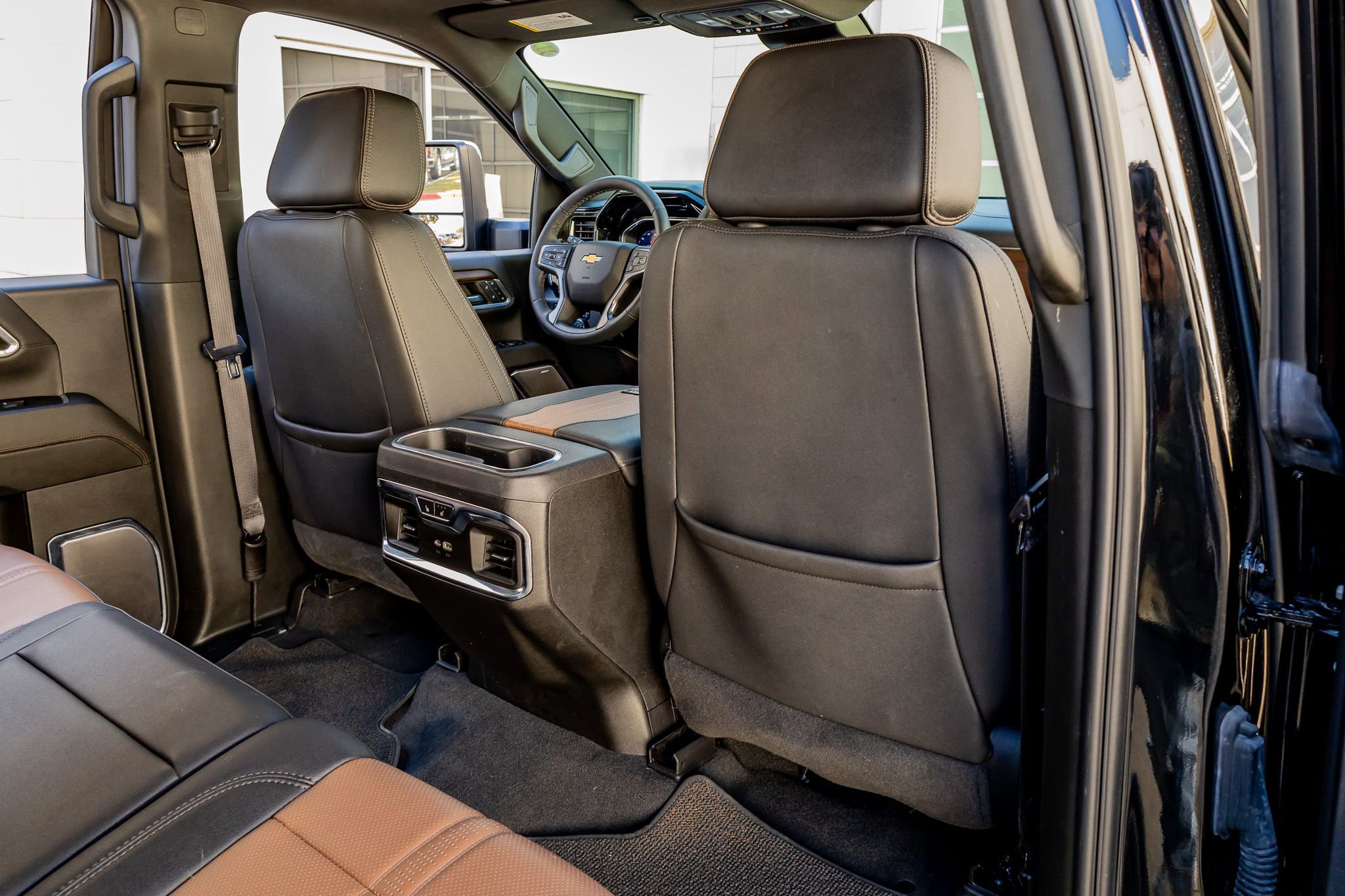 Used 2024 Chevrolet Silverado 3500 High Country w/ Technology Package image 30