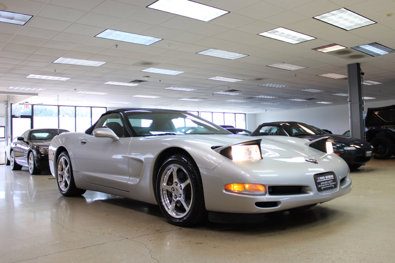 Used 2004 Chevrolet Corvette Convertible w/ Preferred Equipment Group image 2