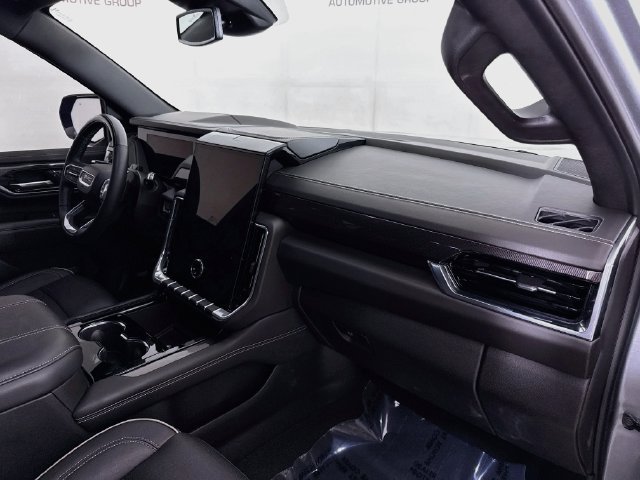 Used 2025 GMC Yukon Elevation AWD/4WD image 31