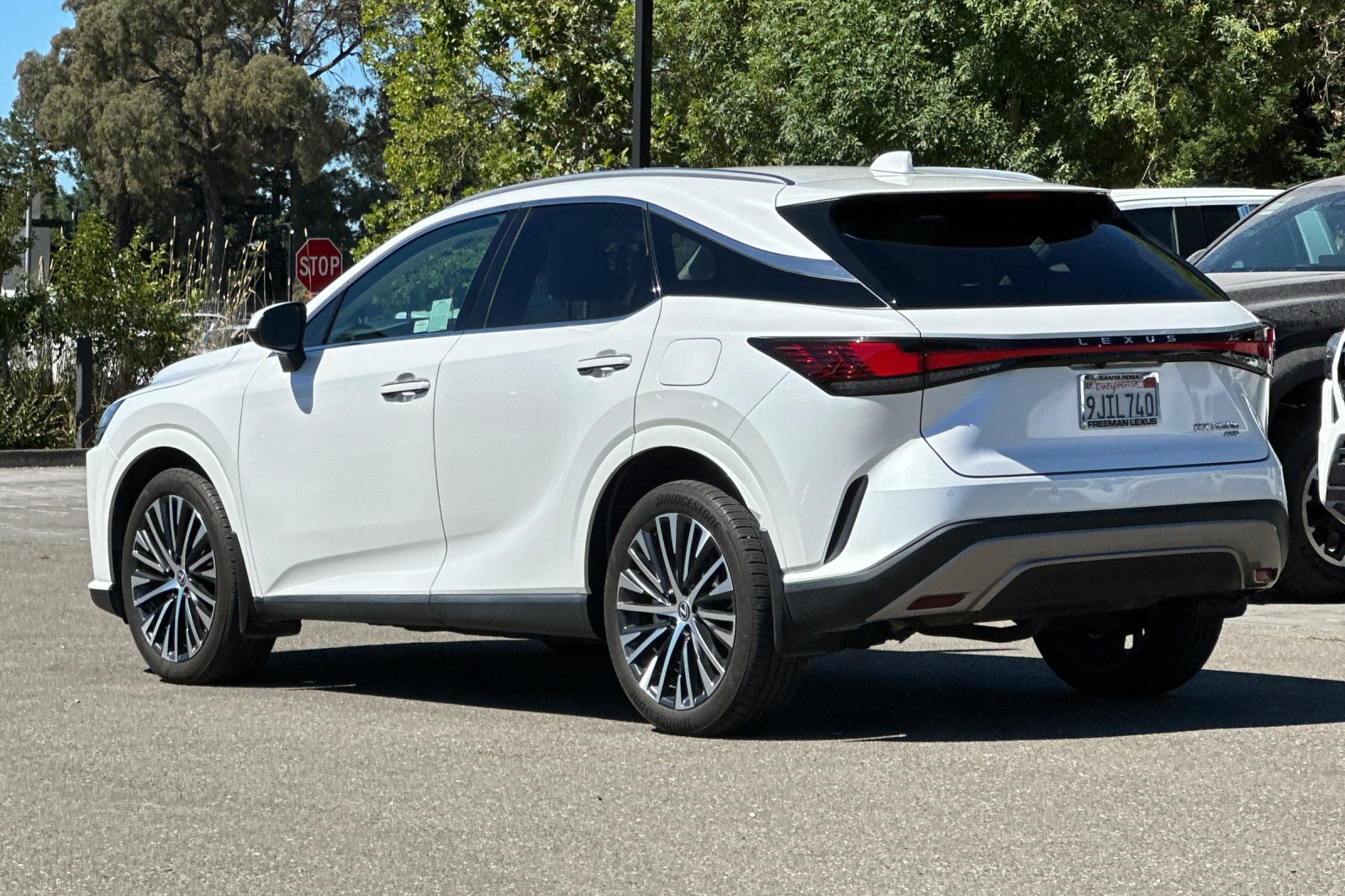 Used 2023 Lexus RX 350 w/ Cold Area Package AWD/4WD image 6