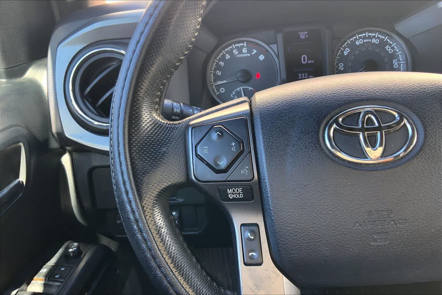 Used 2017 Toyota Tacoma TRD Sport RWD image 24