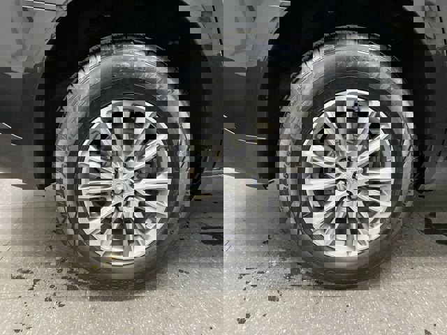 Certified 2023 Buick Enclave Essence image 32