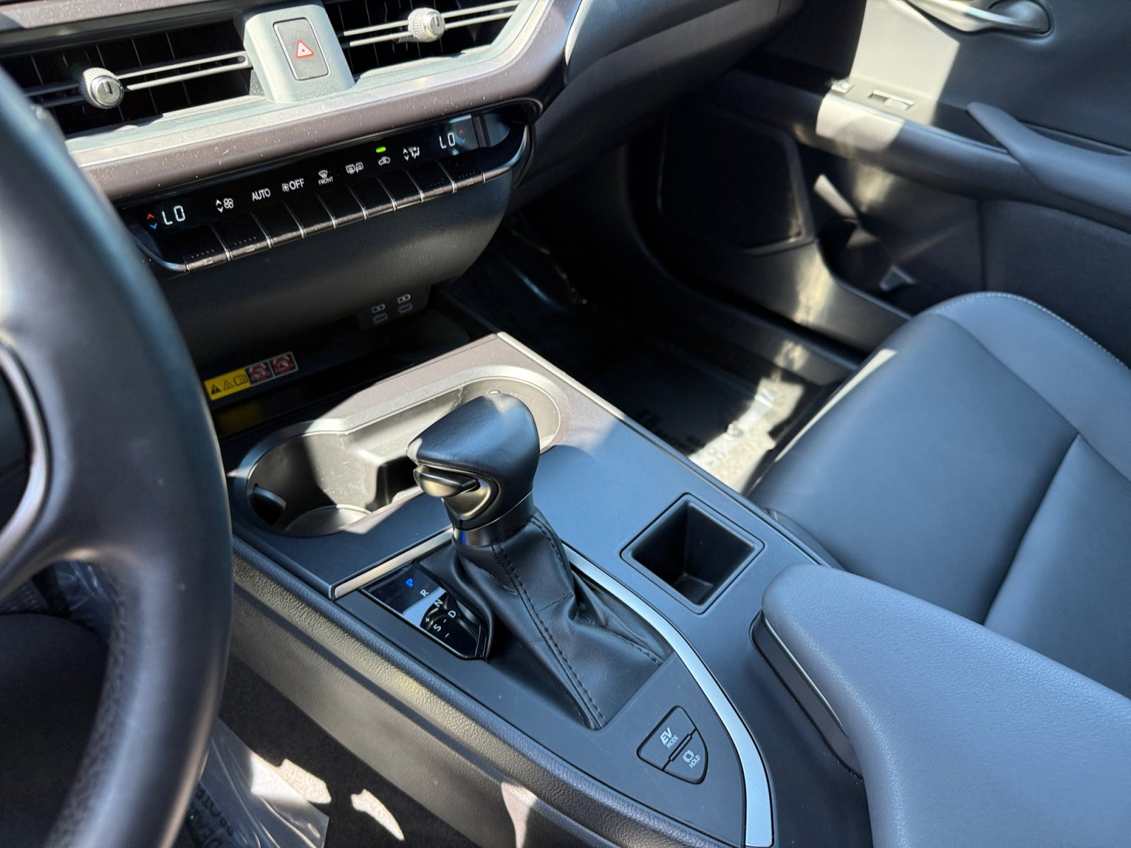Used 2023 Lexus UX 250h FWD w/ Accessory Package (Z2) image 13