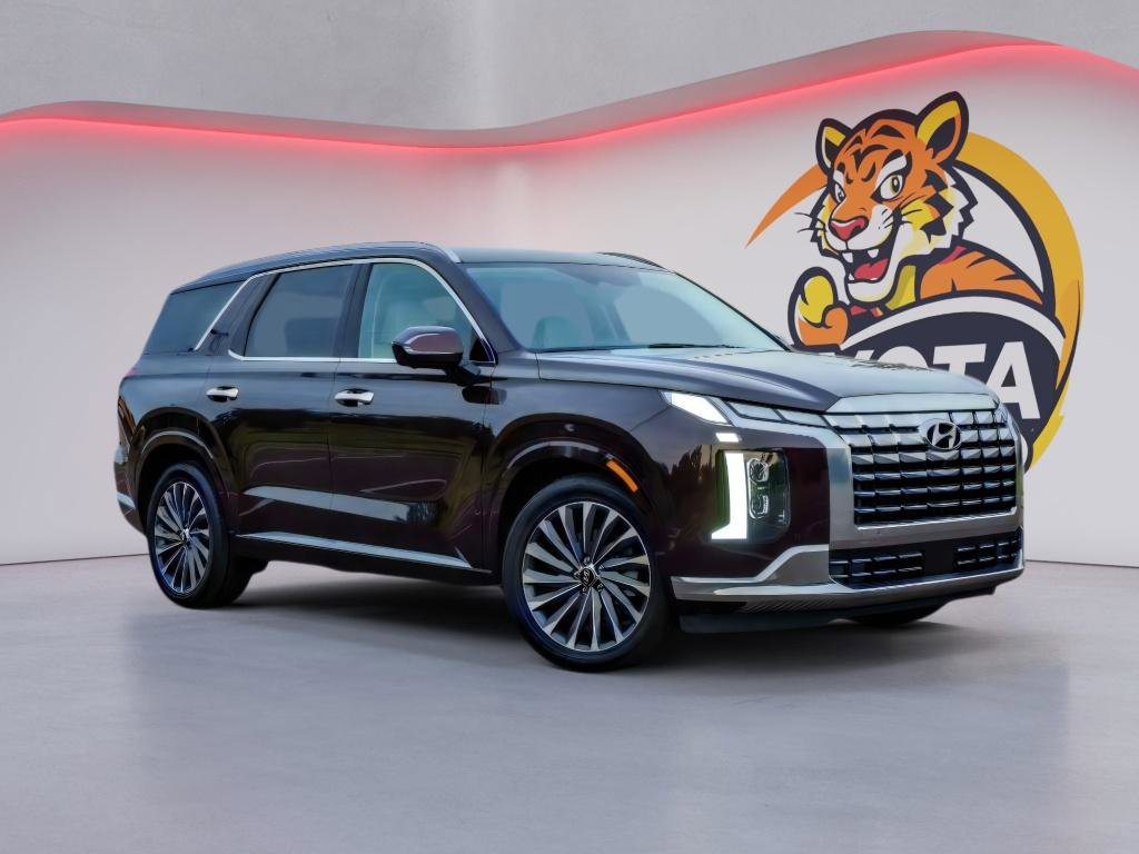 Used 2024 Hyundai Palisade Calligraphy image 3