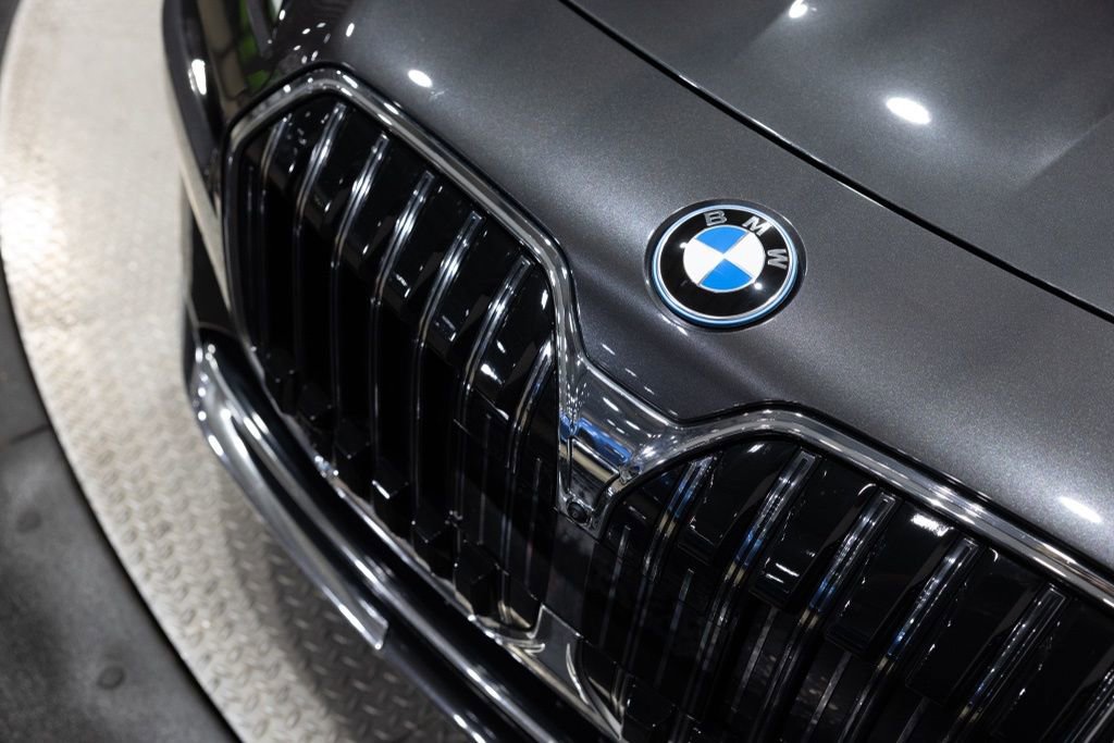 Used 2025 BMW i7 xDrive60 AWD/4WD image 37