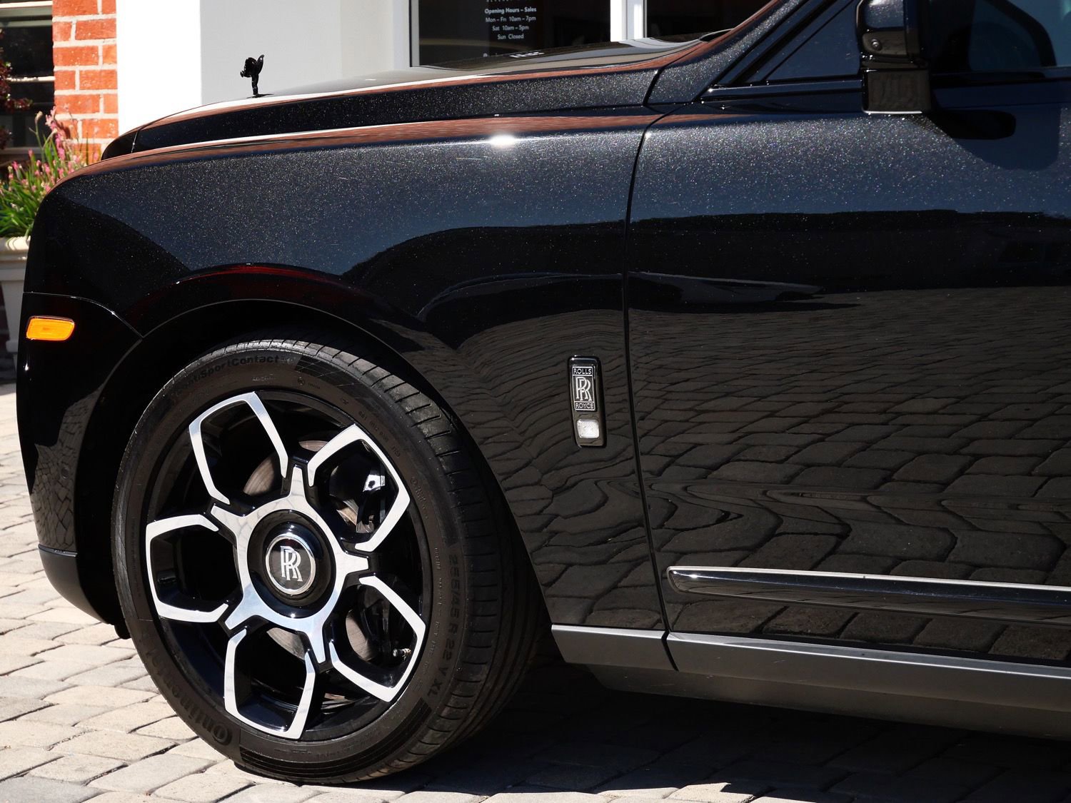 Used 2024 Rolls-Royce Cullinan Black Badge image 21