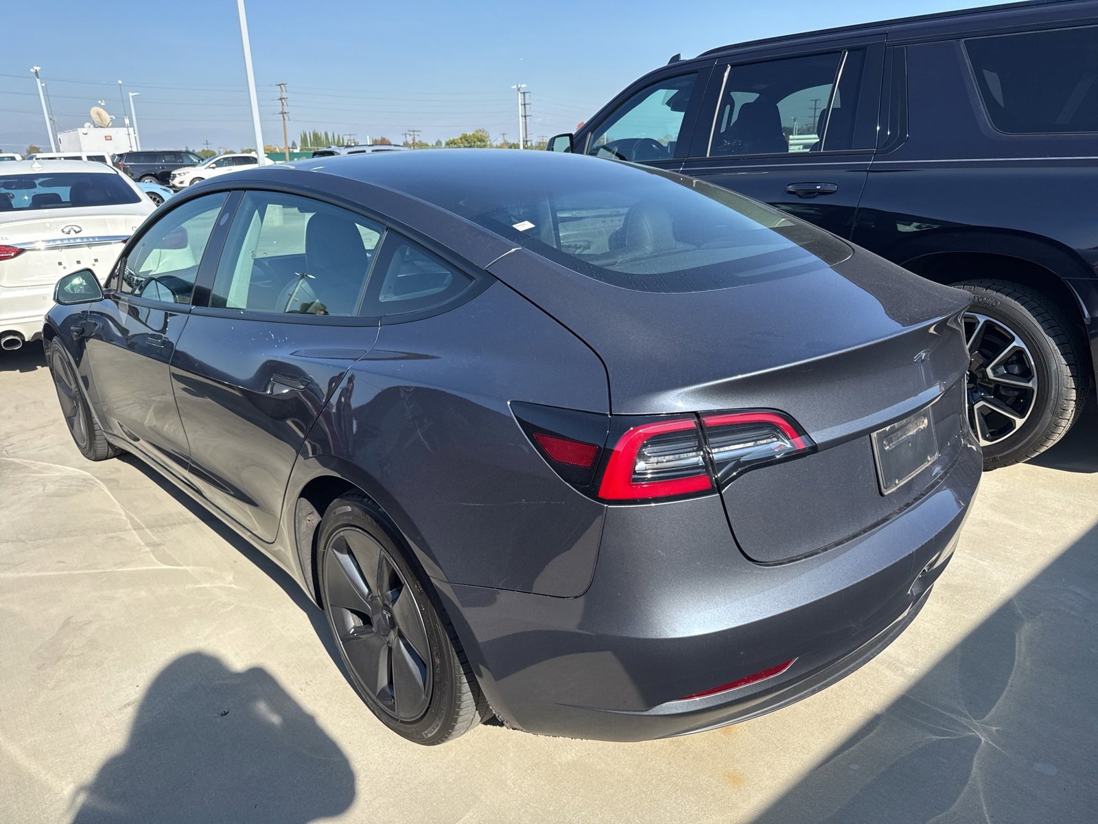 Used 2023 Tesla Model 3 Standard Range image 2