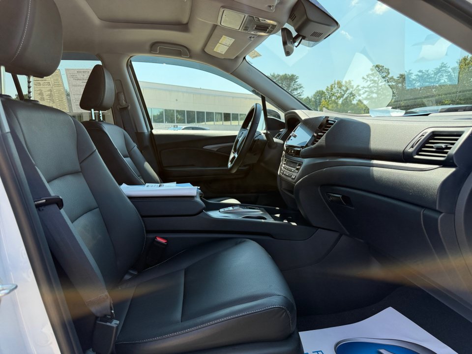 Certified 2025 Honda Ridgeline RTL image 32