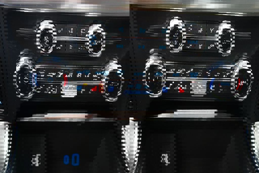 Used 2023 Ford F150 Lariat image 30