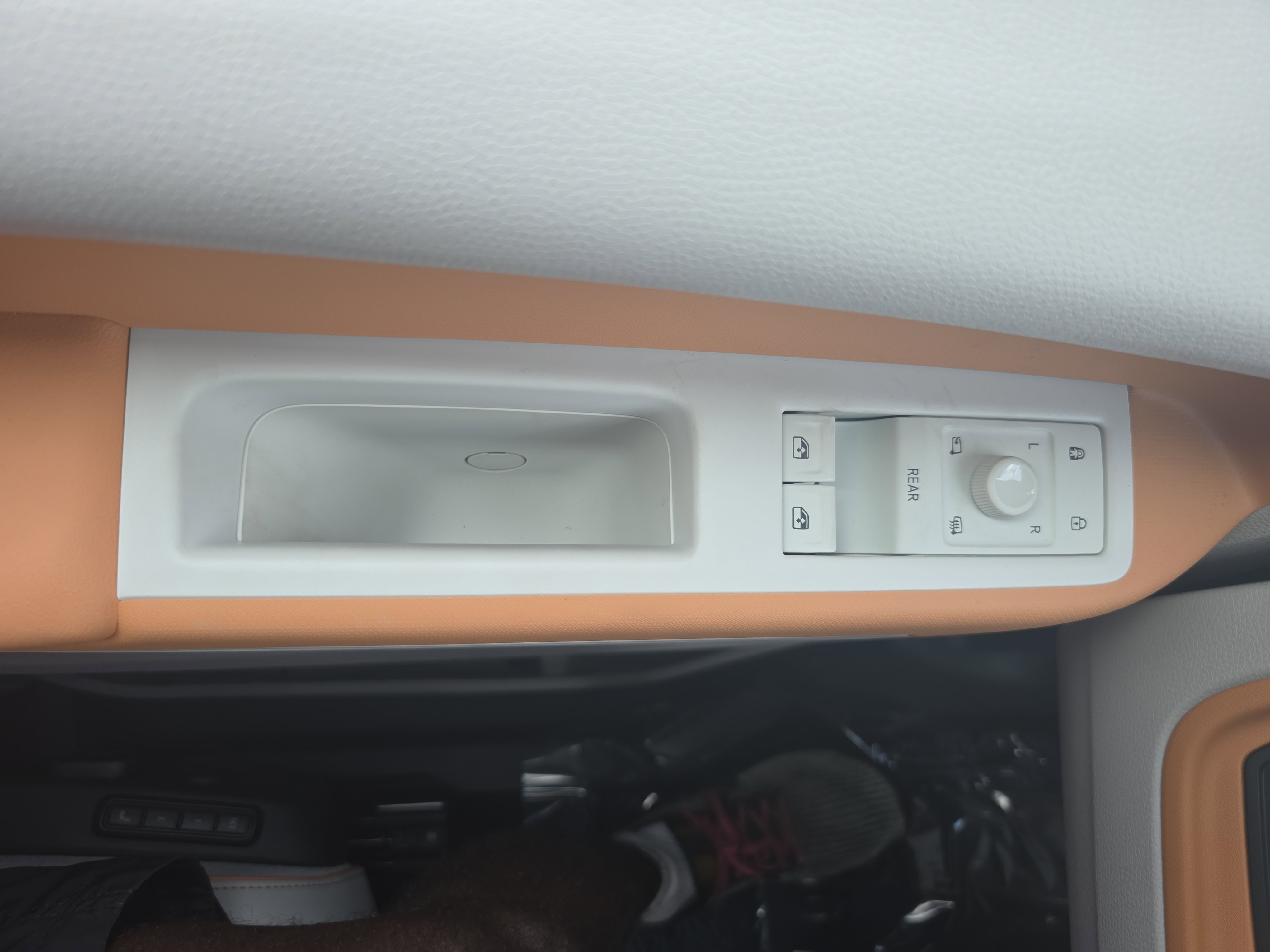 New 2025 Volkswagen ID. Buzz 1st Edition image 25