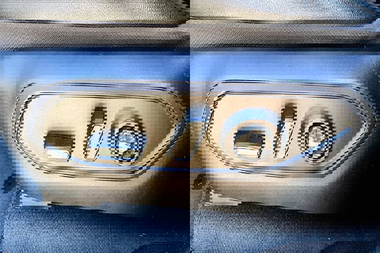 Used 2023 Jeep Grand Cherokee Altitude image 31