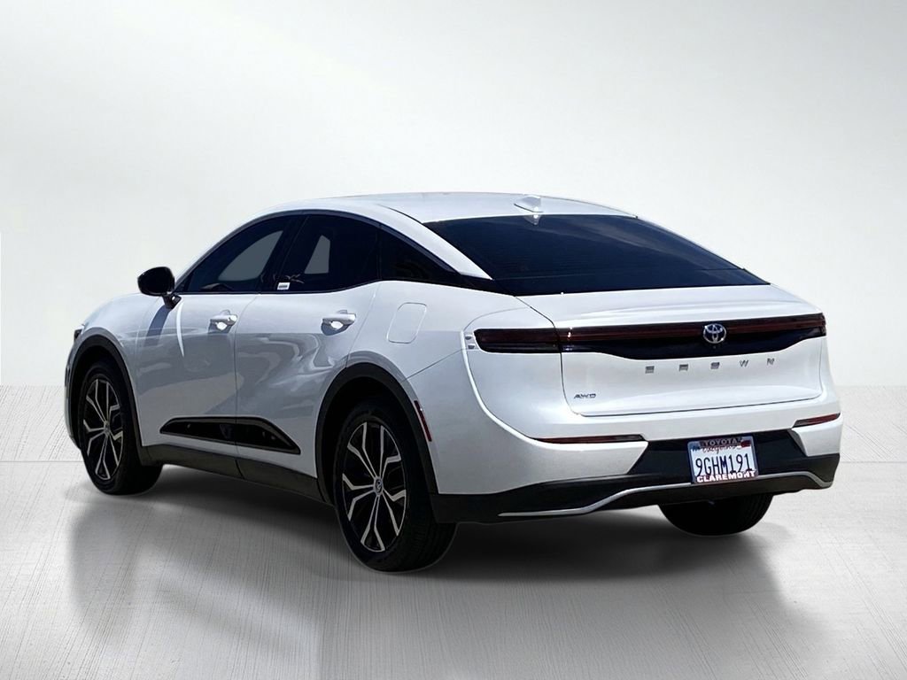 Certified 2023 Toyota Crown XLE image 4