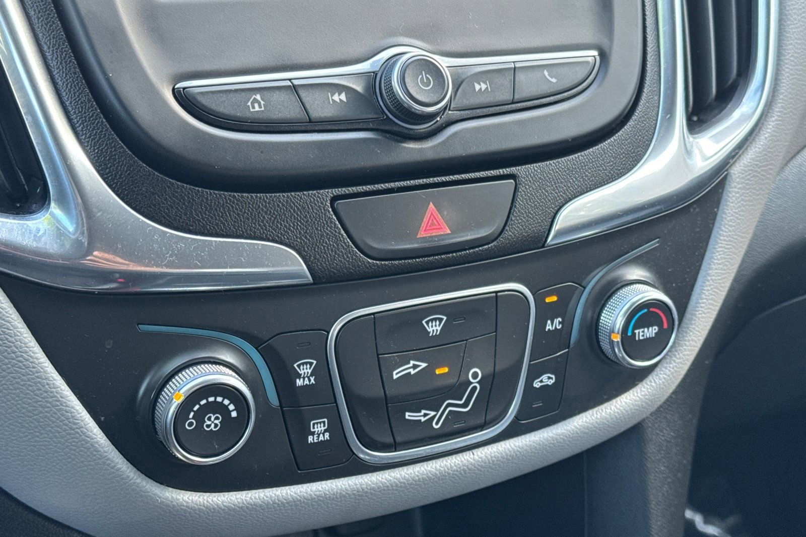Used 2021 Chevrolet Equinox LS w/ LS Convenience Package FWD image 20